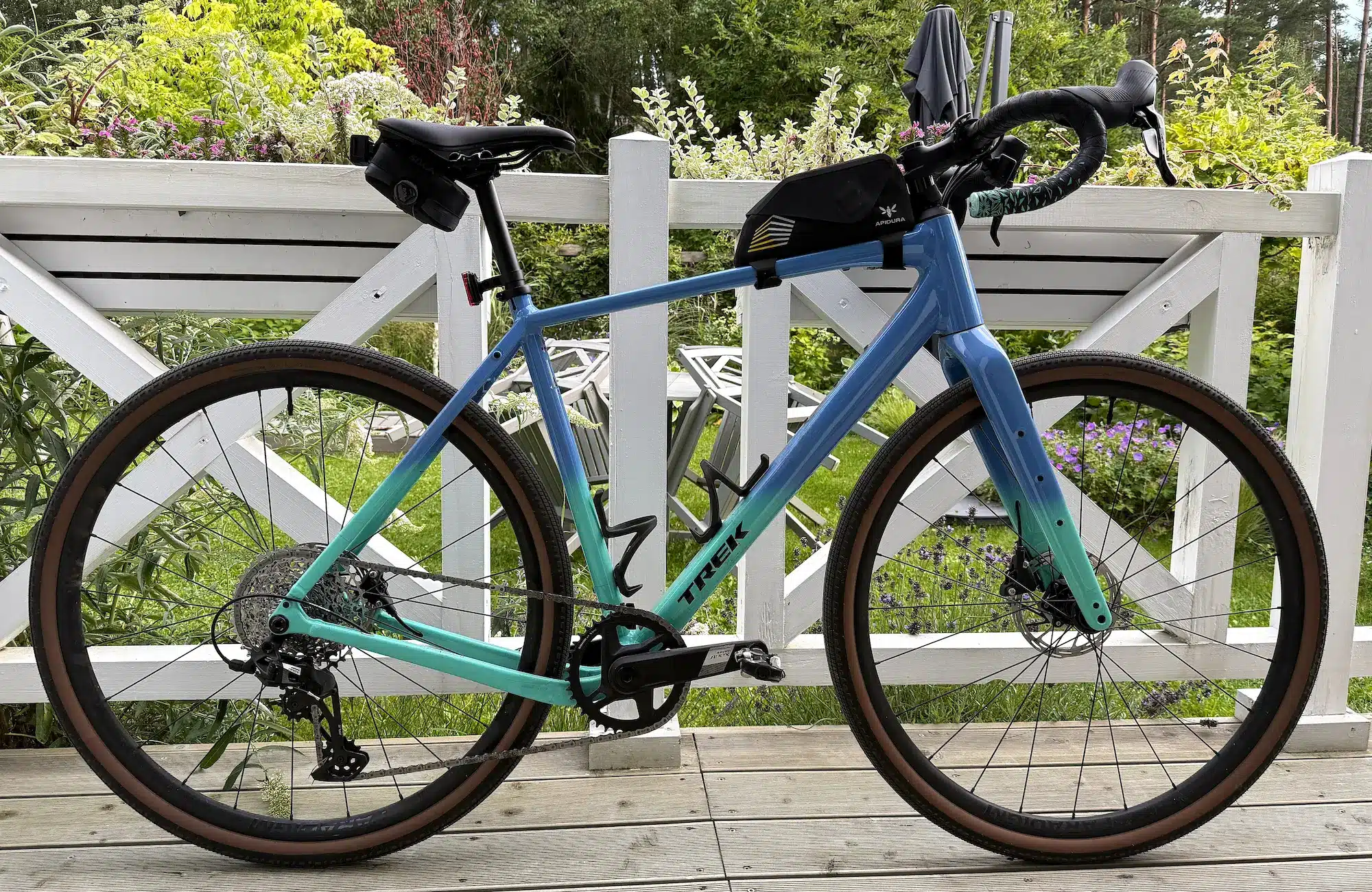 Trek Checkpoint ALR 5 Gen 3 w kolorze Fjord Blue to Miami Green Fade